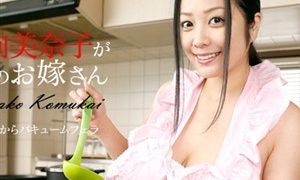 Minako Komuki 小向美奈子 – prepare to leave